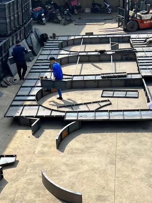 路基截水拱形骨架護(hù)坡模具與現(xiàn)澆護(hù)坡模具產(chǎn)品介紹——京偉路基新材料